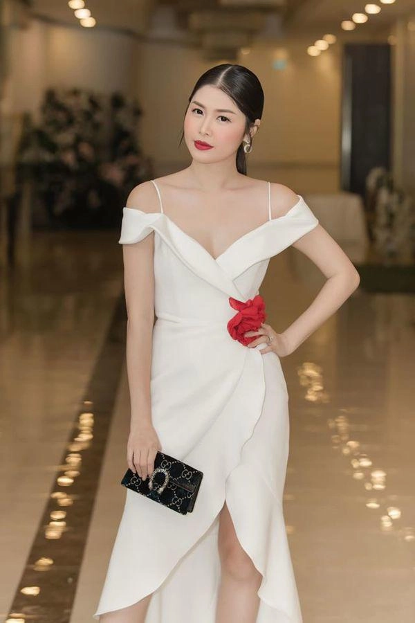 Khoe dáng nuột nhưng nước da xuống hẳn vài tông của bà xã đăng khôi mới đáng chú ý - 4