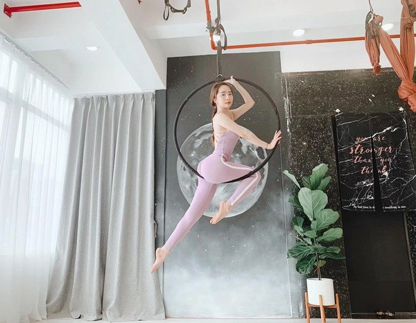 Khoe hình tập luyện trên không với body hoàn hảo từng centimet quỳnh nga được khen đẹp như chị hằng - 3