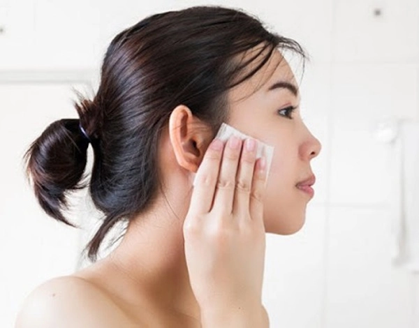 Không nắm ngay bí kíp chăm sóc da dầu bị mụn nàng sai 1 li đi 1 dặm - 1