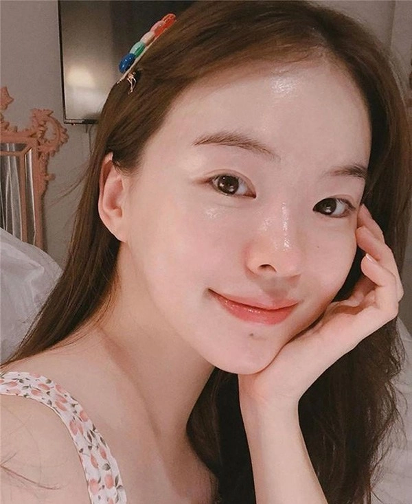 Lầm tưởng da thiếu ẩm với thiếu nước chị em tốn kém tiền bạc công sức da vẫn đổ dầu - 1
