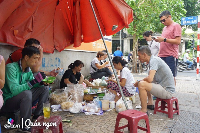 Mẹ hà nội bán xôi ngon nhất vịnh bắc bộ gần 30 năm ở phố cổ doanh thu 15 triệungày - 2