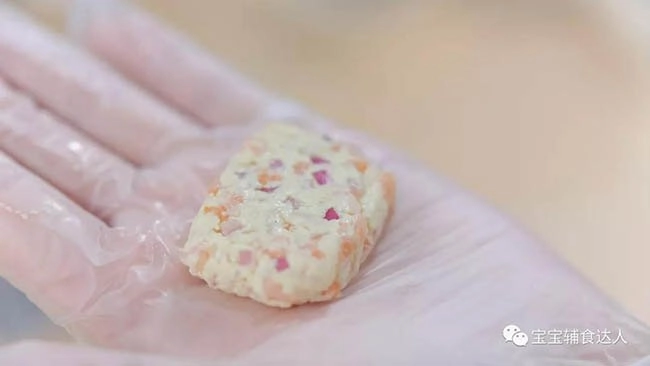 Mua cá hồi mà chưa biết nấu món gì mẹ thử làm bánh kiểu này bé ăn ngay lập tức - 5
