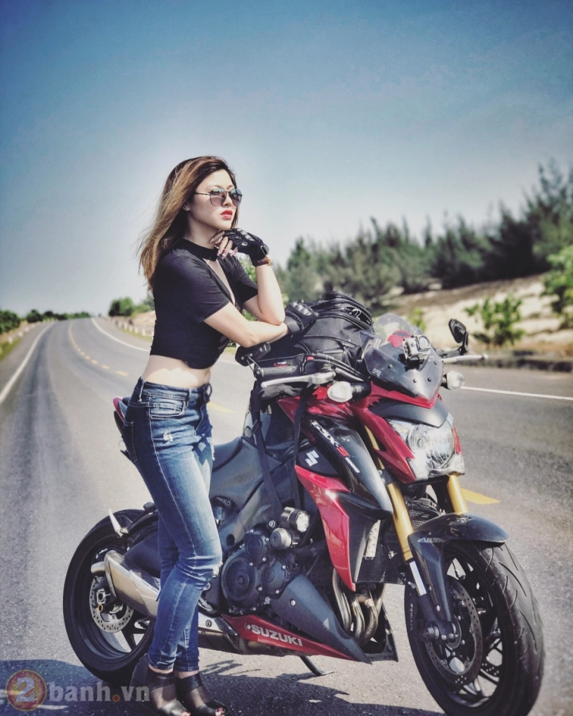 Nữ biker 9x xinh đẹp với màn đọ dáng vô cùng nóng bỏng bên cạnh suzuki gsx-s1000 - 5