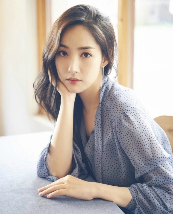 thư kí kim park min young trở thành mỹ nhân hàng đầu nhờ phẫu thuật thẩm mỹ - 4