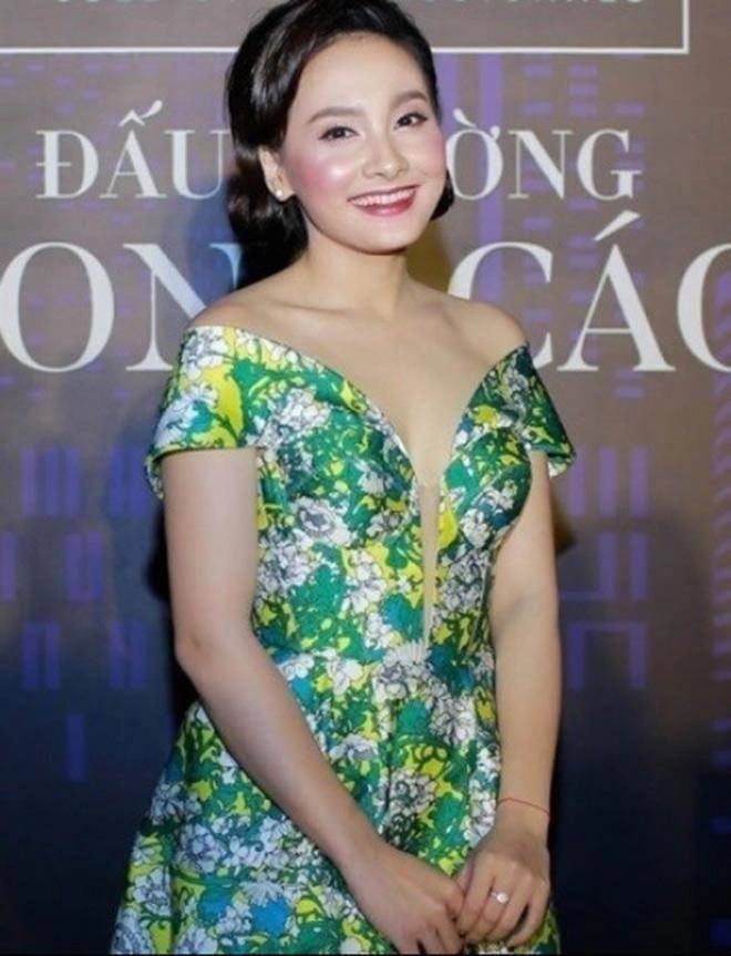 Trang điem ca ta phan dan my nhan viet hoa hac bach co nuong voi mau da lech lac - 2