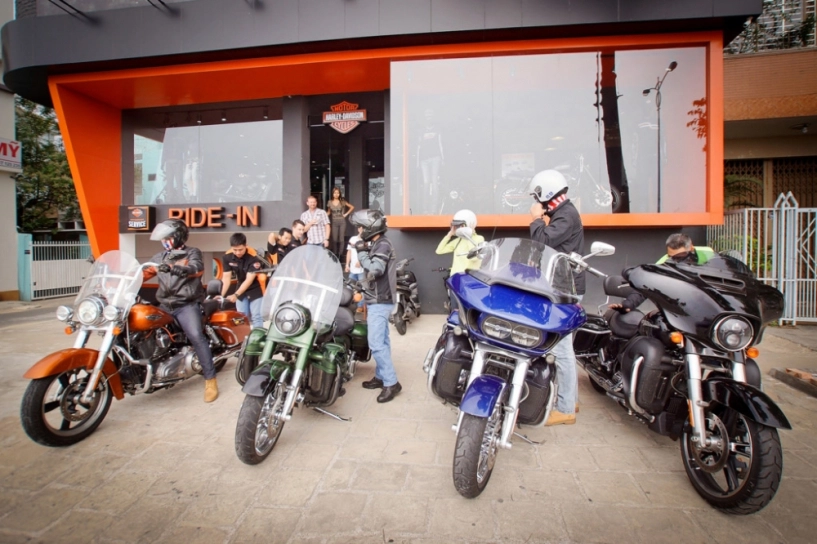 Trên chiếc harley-davidson biker việt chinh phục sài gòn - hà nội trong 3 ngày - 2