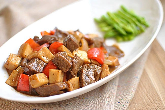 Vẫn là thịt bò mẹ đổi chiêu xào kiểu này cả nhà ăn ngay lập tức - 8