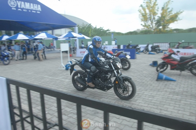 Vietnam motorcycle show 2017 - khách tham quan có thể chiêm ngưỡng vẻ đẹp của gần 20 mẫu xe yamaha - 7