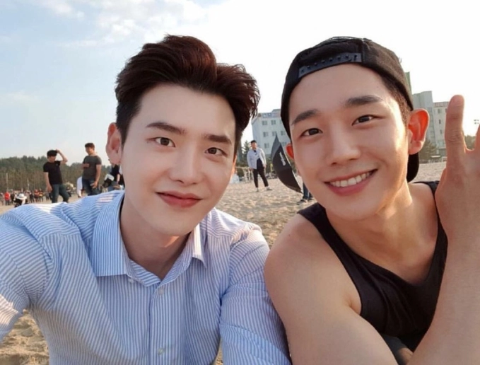 Xuất hiện hai mỹ nam đánh bại cả lee jong suk và choi si won - 7