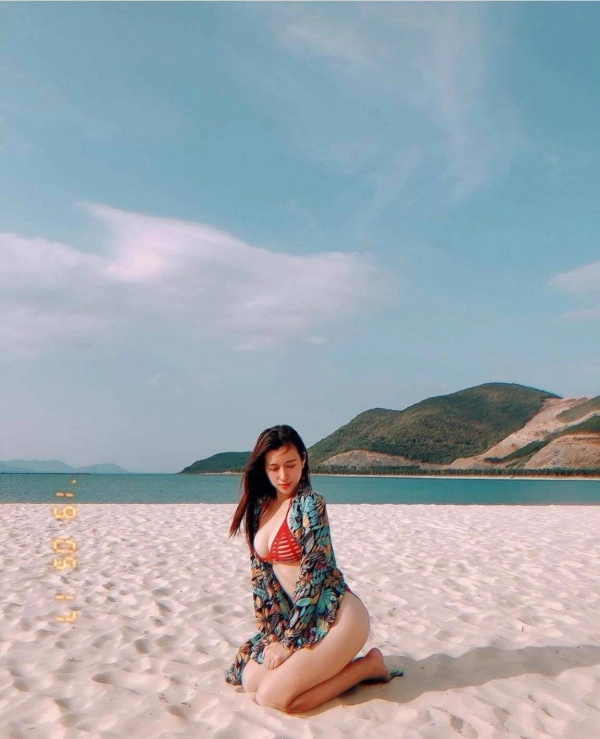 Xuất hiện yêu nữ ngực khủng mê diện bikini khoe body bốc lửa hơn cả ngọc trinh - 6