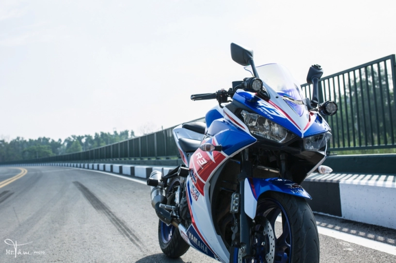 Yamaha r3 lạ mắt và nổi bật trong bộ cánh tricolor - hrc - 3