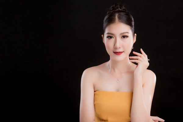 Bị tố sửa mũi nữ sinh 2k1 tìm đến hoa hậu việt nam để chứng minh mình đẹp tự nhiên - 8