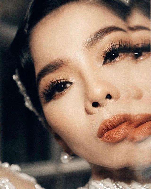 Chỉ vì đoi moi lo van nhăm nhúm ve goi cam cua loạt mỹ nhân giam đi mot nua - 1