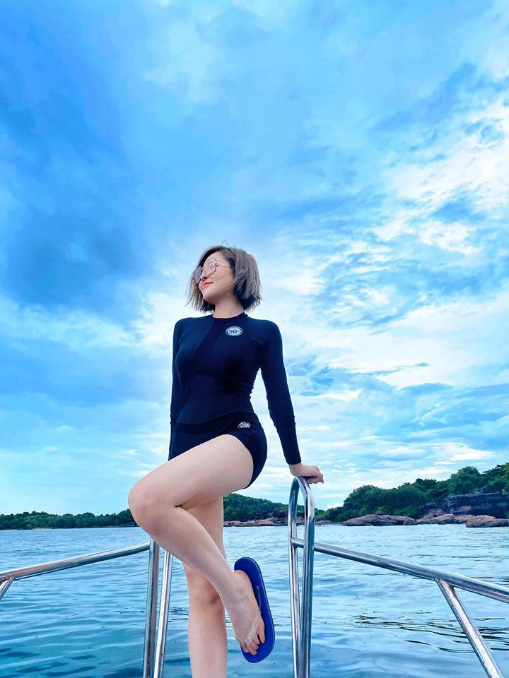 Giấu kín lâu nay hotgirl trâm anh khoe chị gái đẹp như hoa body rực lửa chẳng thua cô em - 8