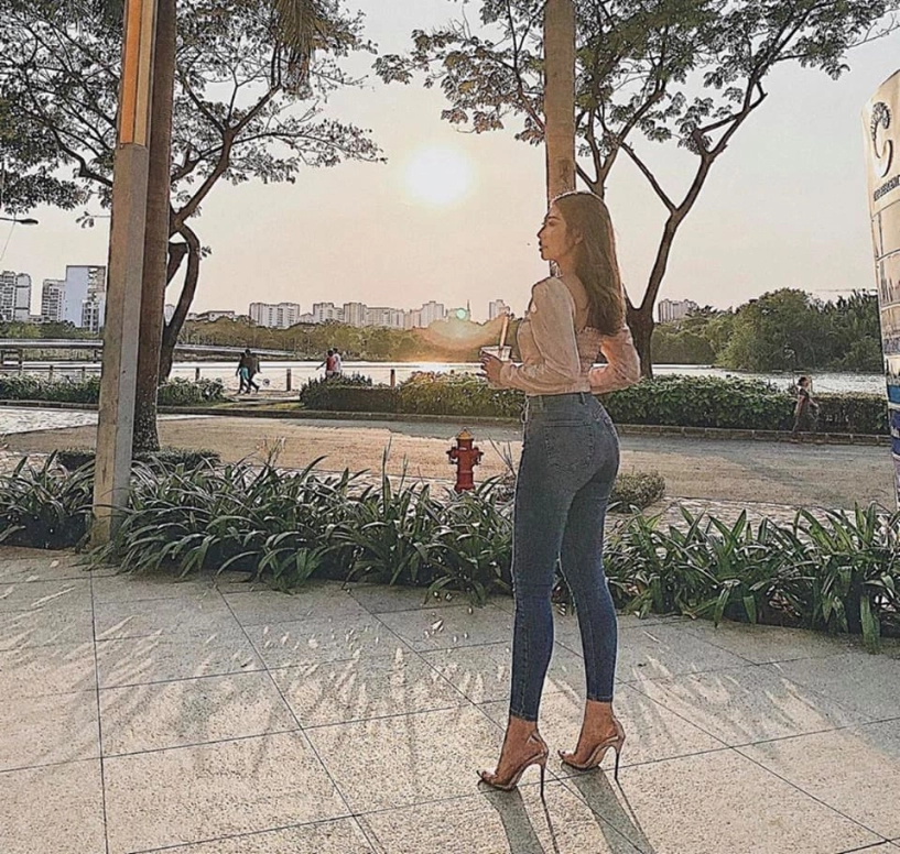 Khổng tú quỳnh nhập hội mê yoga bay bảo sao dáng nuột nà vòng 3 quả táo đẹp mê - 10