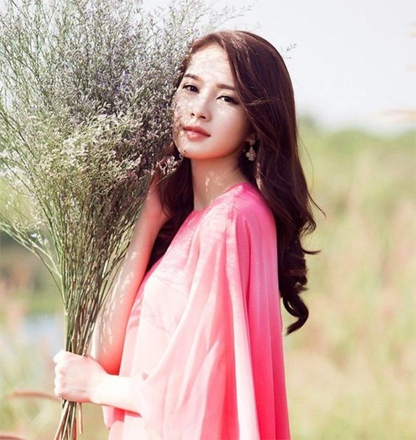 20 kiểu tóc ngang lưng đẹp trẻ trung nữ tính hot nhất hiện nay - 13
