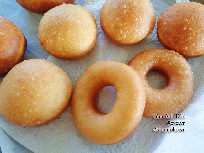 Bắc chảo lên bếp làm ngay món bánh donuts custard tuyệt ngon - 7