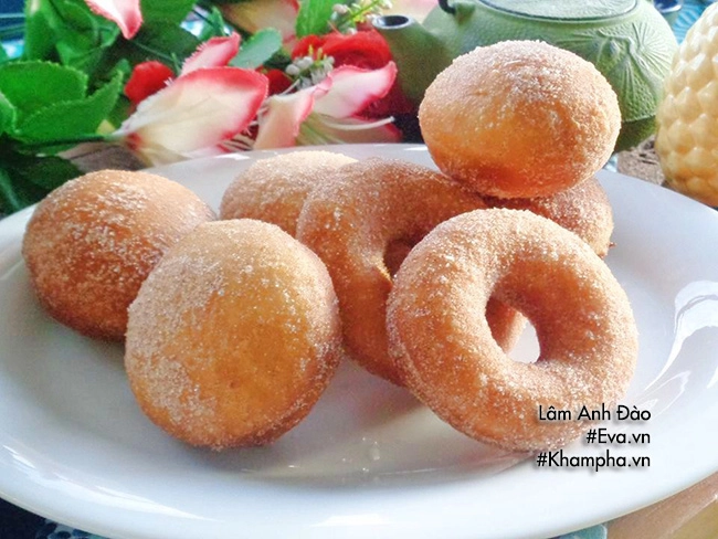 Bắc chảo lên bếp làm ngay món bánh donuts custard tuyệt ngon - 10