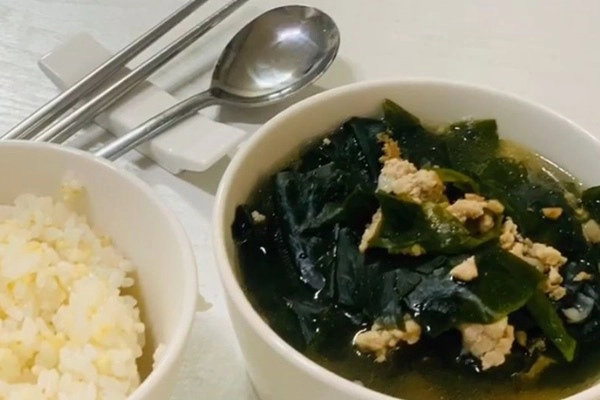 Cách nấu canh rong biển ngon mát không tanh - 3