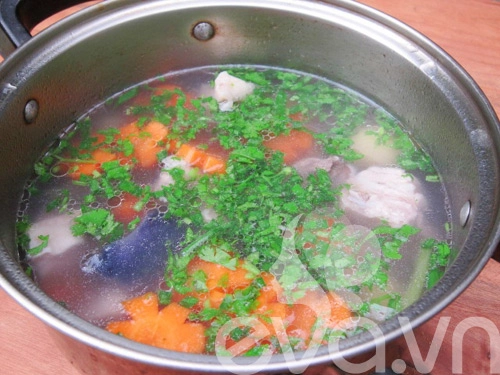 Canh khoai tây nấu sườn nóng hổi - 7