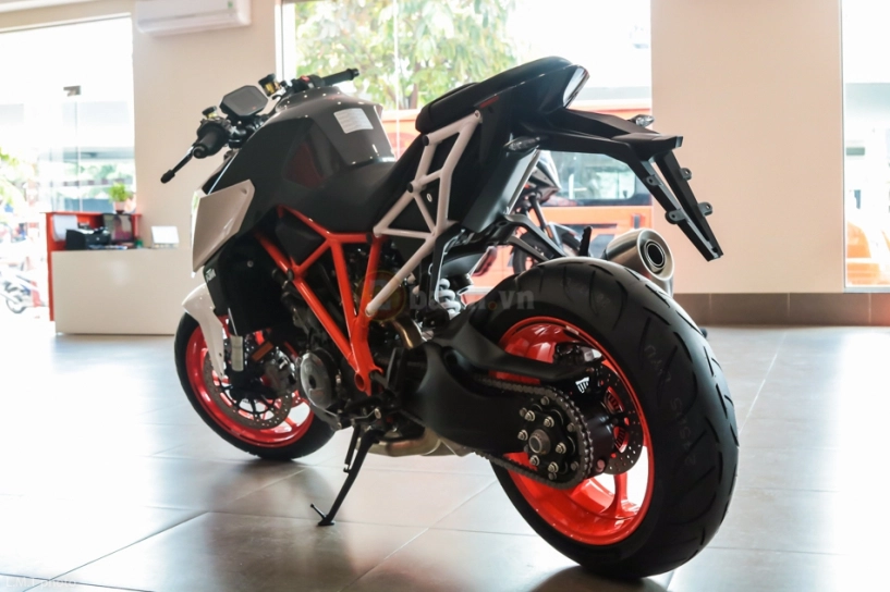 Chi tiết ktm 1290 super duke r 2017 chính hãng tại việt nam được bán với giá 638 triệu đồng - 9