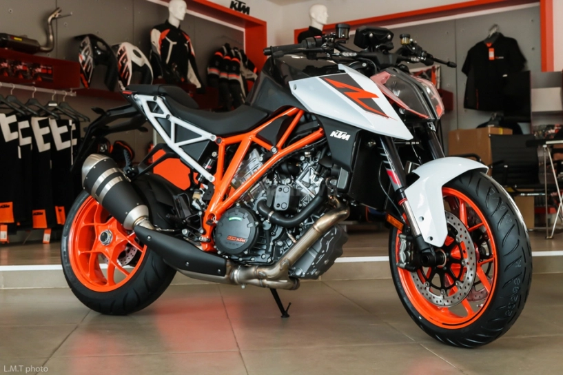 Đánh giá ktm 1290 super duke r 2017 có gì mới so với bản 2016 - 6