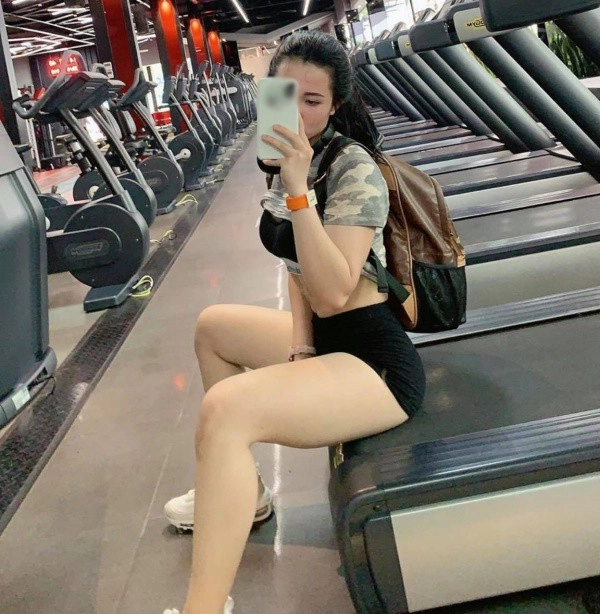 Đi tập gym mà diện áo quá mỏng cô nàng không hay nội y bị lộ rõ mồn một - 14