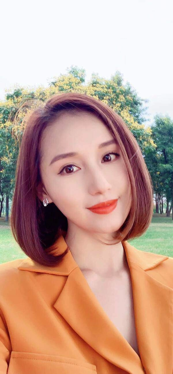 Diện màu son mà 10 người nhìn 9 người chê sến có ai dũng cảm như lã thanh huyền - 2
