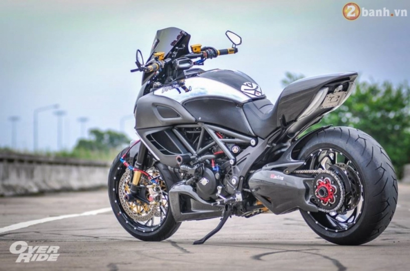 Ducati diavel trong bản độ cromo đầy tốn kém của anh chàng biker khổng lồ - 3