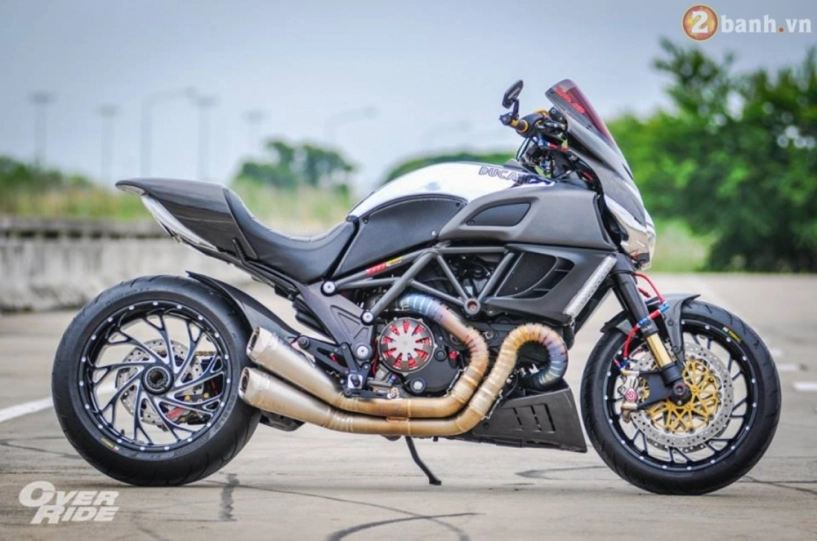 Ducati diavel trong bản độ cromo đầy tốn kém của anh chàng biker khổng lồ - 4