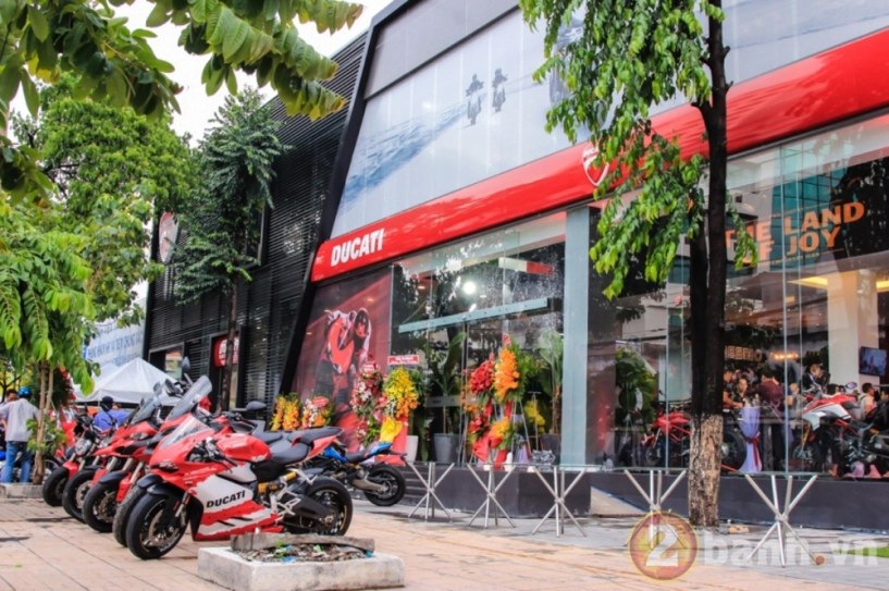Ducati khai trương showroom mới với tiêu chuẩn cao cấp 3s tại sài gòn - 1