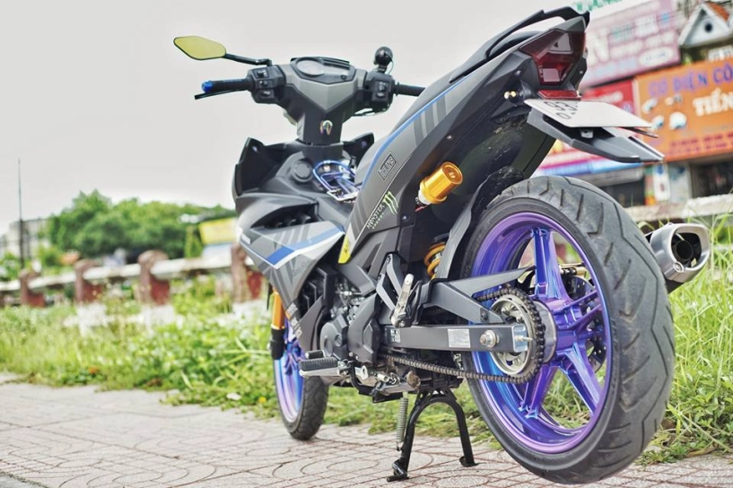 Exciter 150cc với bánh xe đổi màu - 5