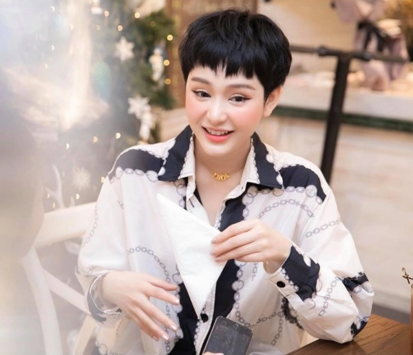 Gương mặt ngày càng phúng phính hiền hồ tiếp tục bị gọi tên trong dàn sao dao kéo - 6