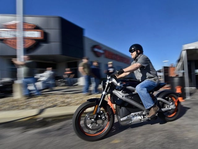 Harley-davidson mới đây cũng tuyên bô đang chuân bi tung ra môt loat xe chạy điên - 1