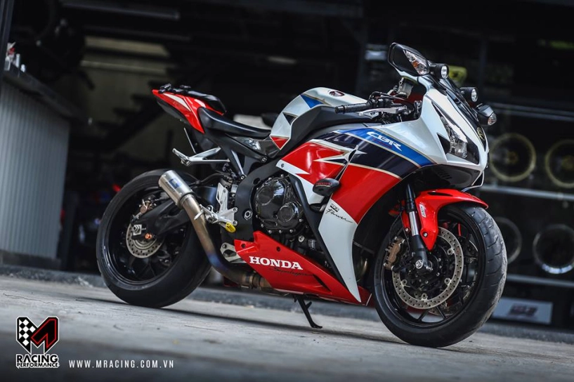 Honda cbr 1000rr hrc cứng cáp trong phong cách touring - 3