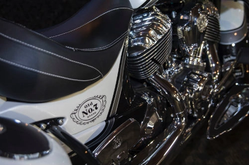 Jack daniels limited edition mẫu xe mô tô chỉ dành cho 100 người với giá 798 triệu đồng - 16