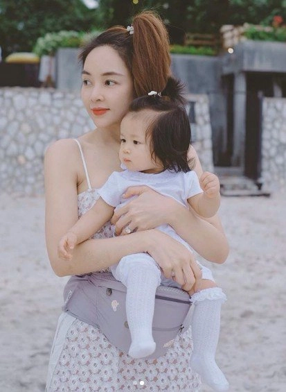 Khoe bình sữa nóng hổi vừa vắt nữ diễn viên được dân mạng khuyên gặp bác sĩ gấp - 2