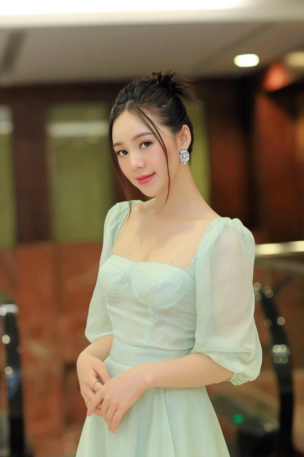Khoe dáng nuột nà lên mxh ngọc đừng bắt em phải quên bị soi ngay vòng 1 khiêm tốn - 7