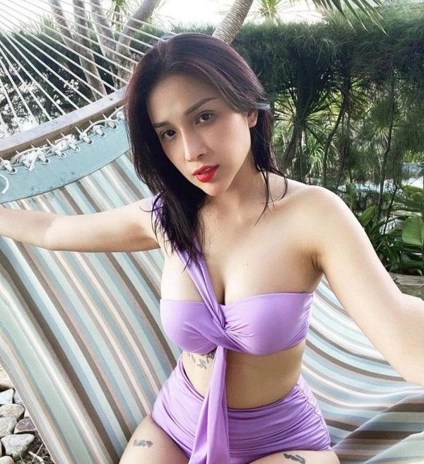 Khoe guong mat sac sao kha nhu lại bi chê vì chiec cam nhon hoat xuyen thủng van vat - 7