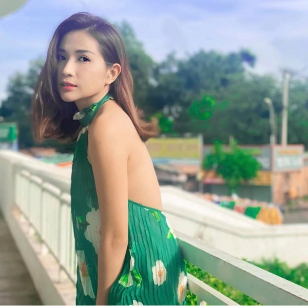 Khoe guong mat sac sao kha nhu lại bi chê vì chiec cam nhon hoat xuyen thủng van vat - 9