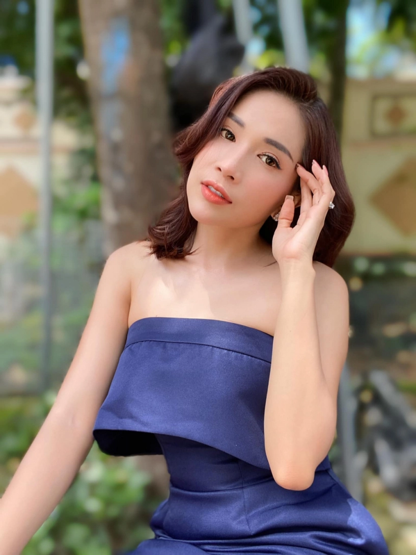 Khoe guong mat sac sao kha nhu lại bi chê vì chiec cam nhon hoat xuyen thủng van vat - 20