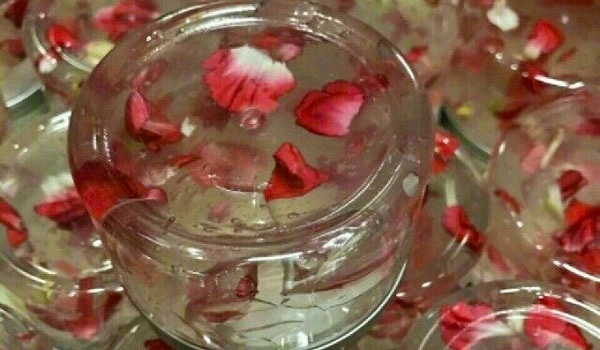 Không cần đổ xô đi spa tự làm mặt nạ collagen hoa hồng cho da căng mịn trắng hồng - 6