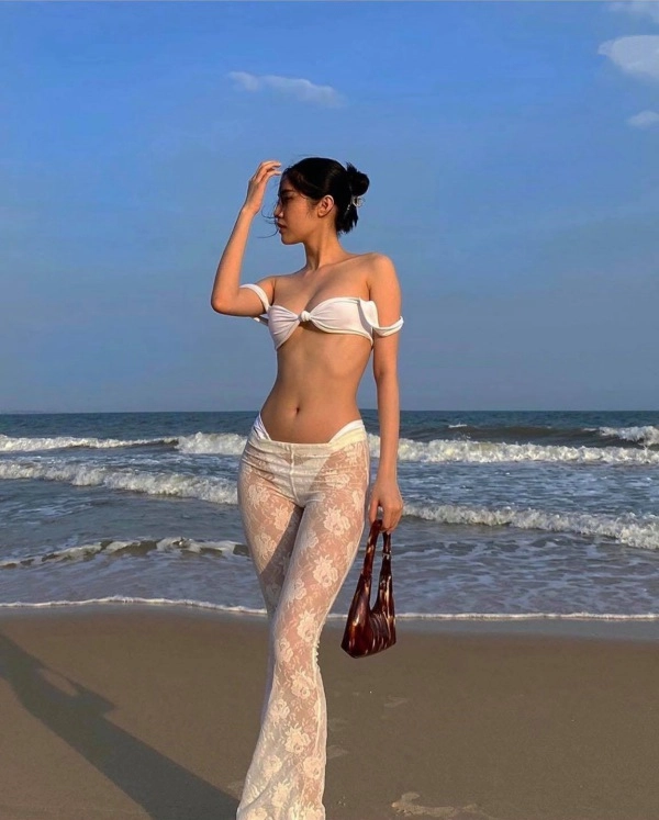 Là nữ hoàng nội y nhưng ngọc trinh thua xa em gái về khoản phối bikini - 13