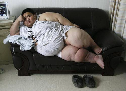 Người đàn ông 225kg sinh con với thiếu nữ qua mai mối em bé chào đời ai cũng tò mò - 1