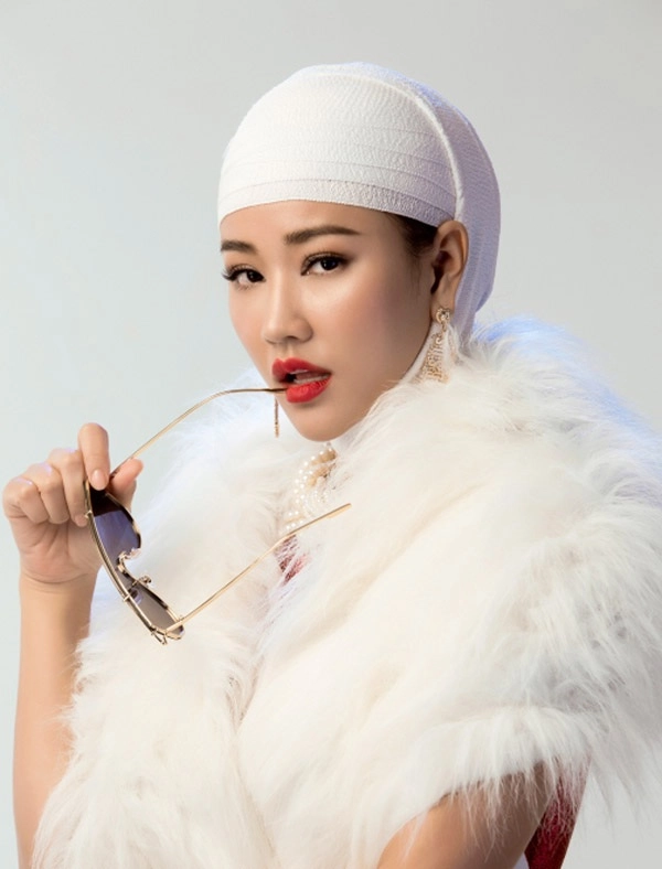 Nhan sắc thực sự sau khi nghiện thẩm mỹ của người đẹp không đội trời chung với hồ ngọc hà - 3