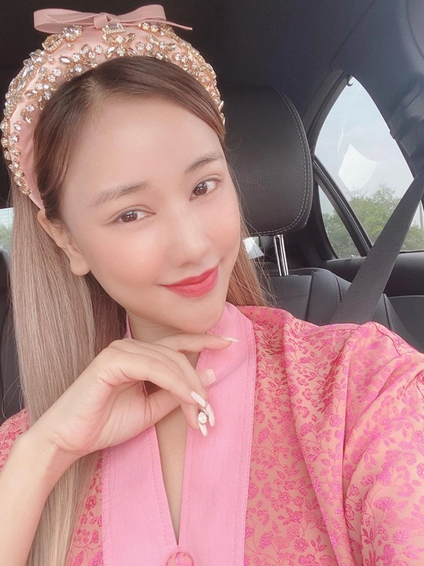 Nhan sắc thực sự sau khi nghiện thẩm mỹ của người đẹp không đội trời chung với hồ ngọc hà - 7