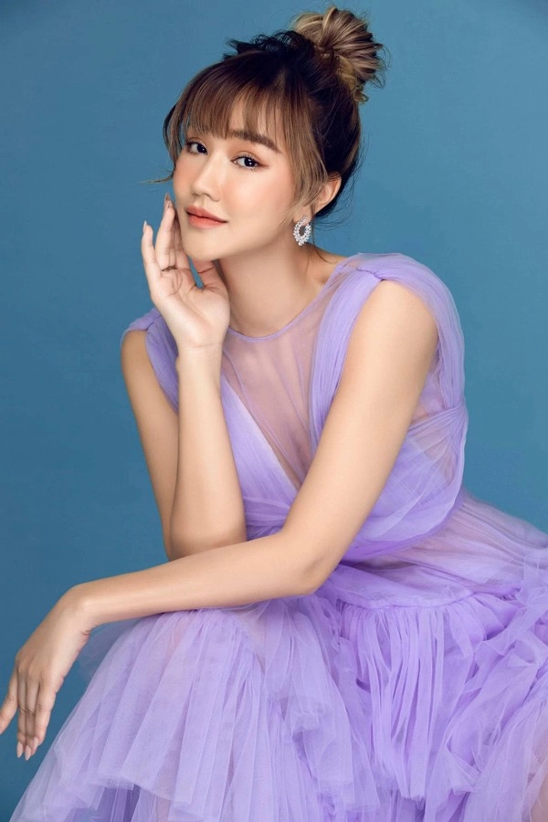 Nhan sắc thực sự sau khi nghiện thẩm mỹ của người đẹp không đội trời chung với hồ ngọc hà - 10