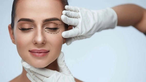 Nhan sắc thực sự sau khi nghiện thẩm mỹ của người đẹp không đội trời chung với hồ ngọc hà - 13