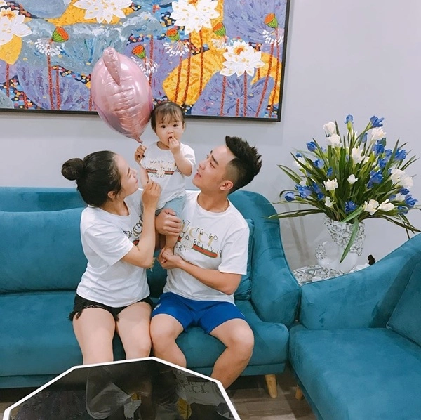 Nữ sinh hot nhất nhì quỳnh búp bê ngoài đời con 3 tuổi đi bán chân giò nướng - 10