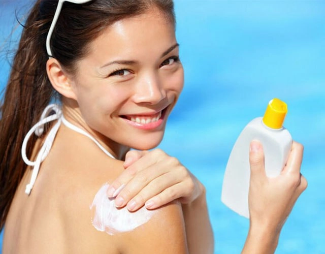 Rời khu cách ly cùng con hồng nhung làm dân tình xuýt xoa trước vẻ trẻ trung ở tuổi 50 - 7